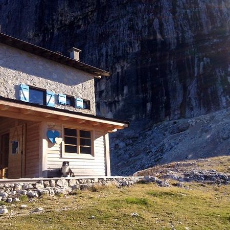 Rifugio Velo Della Madonna San Martino Di Castrozza Exterior photo